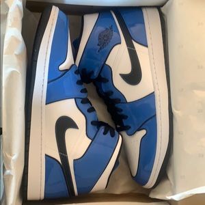 AJ1 Mid Se Blue Black White